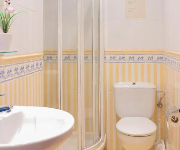 San Lorenzo * San Sebastian